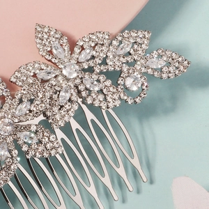 Elegant silver hair comb with leaf motifs, marquise crystals and clear rhinestones