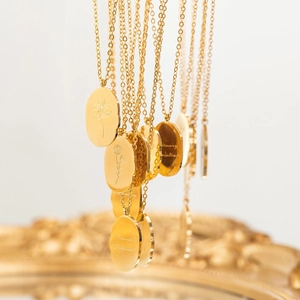 Birth Flower Necklace Stainless Steel 18K Gold Plated Oval Pendant Floral Birthday Gift Elegant Jewelry For Women