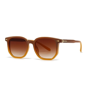 Retro-Sonnenbrille mit quadratischem Rahmen in Schildpattbraun und Verlaufsgläsern