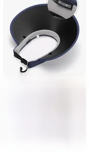 Détail de la corde coupe-vent réglable et du tissu respirant sur la visière marine