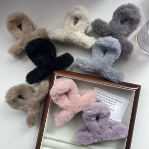 Molletta per Capelli da Donna in Pelliccia Sintetica Morbido Peluche Grande Clip a Squalo Autunno Inverno Elegante Tinta Unita