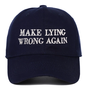 Berretto in cotone blu scuro con ricamo bianco Make Lying Wrong Again sul davanti