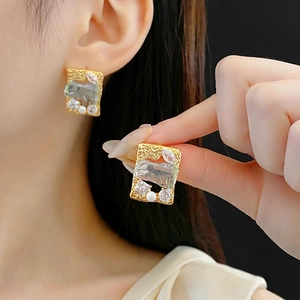 Gold plated rectangular earrings with green crystals and small white pearls