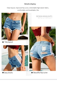 Dettaglio degli shorts in denim azzurro con lacci laterali e orlo con frange vissute