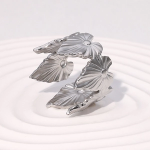 Adjustable silver leaf ring with layered textures in stainless steel for women