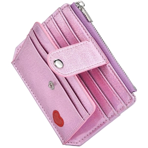 Porte-cartes en PU laser rose avec broderie cœur et compartiment zippé sur fond blanc