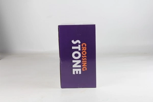 Detailweergave van de paarse Crossing Stone verpakking voor sensorisch speelgoed