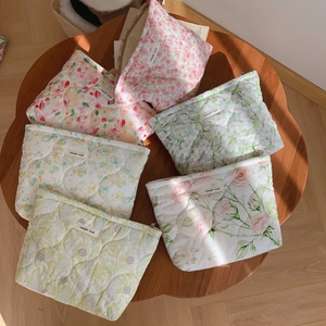 Quilted Cotton Floral Makeup Bag Fresh Sweet Cosmetic Organizer Clutch With Zipper For Women Daily Use