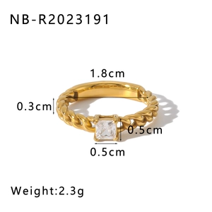 Detailed view of 18k gold plated stainless steel twisted ring with dimensions and weight