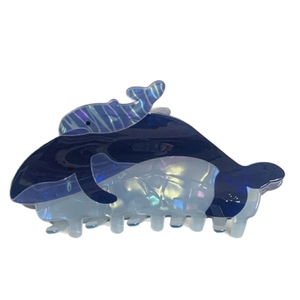 Pinza para el pelo de ballena azul degradada en acetato para peinados de vacaciones