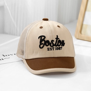 Casquette filet enfant avec broderie Boston en beige et marron bicolore
