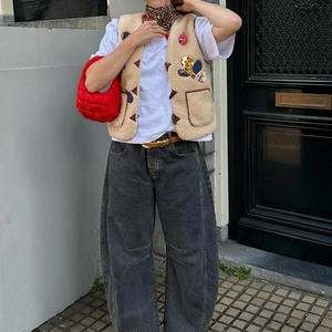 Women Vintage Sherpa Vest Floral Patchwork Embroidery Wooden Toggle Button V Neck Sleeveless Waistcoat Jacket