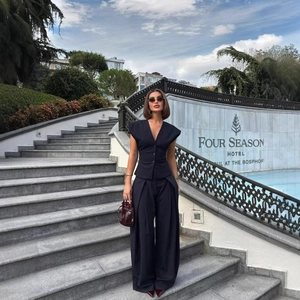Women Elegant Vest And Wide Leg Pants Sleeveless V Neck Pinstripe Solid Color Office Lady Commuter Outfit