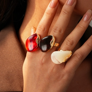 Bague En Résine Organique Irrégulière Cuivre Plaqué Or Ouverte Réglable Bijoux De Mode Pour Femmes