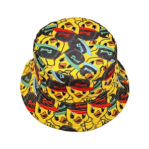 Bob jaune avec motifs de canards mignons offrant une protection solaire extérieure