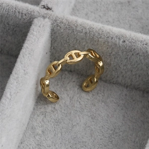 Polished gold anchor chain link open ring for women in a minimalist luxury style