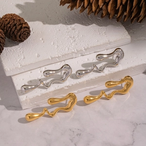 Boucles d'oreilles minimalistes géométriques irrégulières en forme de goutte d'eau