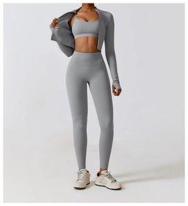 Ensemble de sport 3 pièces gris foncé avec veste zippée, brassière et legging gainant