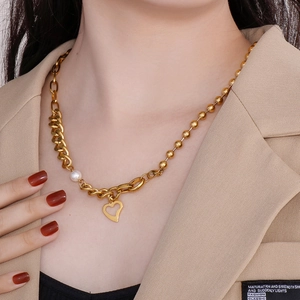 Collier Pendentif Cœur En Acier Inoxydable Chaîne Asymétrique Avec Künstliche Perle Bijoux De Mode Pour Femmes