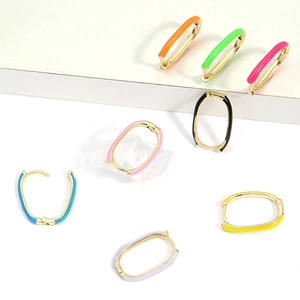 U-shaped oval hoop earrings in golden metal with colorful enamel inlay in eight colors