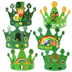 Détail de six couronnes en papier pour la Saint-Patrick avec leprechauns et trèfles