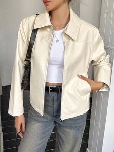 Giacca minimalista in ecopelle beige con risvolto e cerniera per lo stile autunnale donna