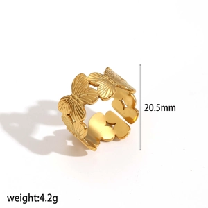 Detail view of gold hollow butterfly ring showing 20.5mm width and 4.2g weight measurement
