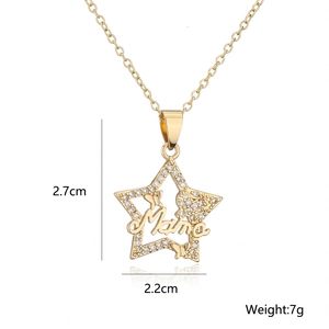 Detailed view of gold star Mama pendant with zircon inlay and dimensions 2.7x2.2cm