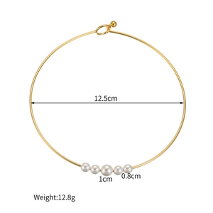 Detail showing 18k gold plated choker dimensions with 12.5cm diameter and pearls