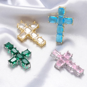 Collana Con Ciondolo A Croce Hip Hop Rame Placcato Oro 18 Carati Intarsiato Zircone Gioielli Geometrici Colorati