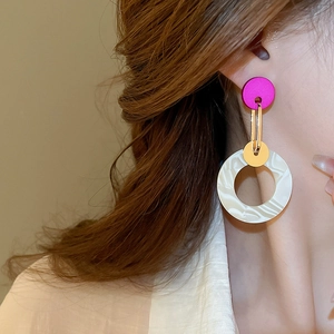 Asymmetric acrylic wood hoop earrings with fuchsia studs and marble texture drops