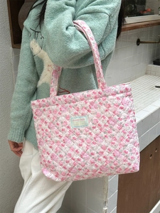 Quilted floral cotton tote bag with pink flower pattern and large capacity for women