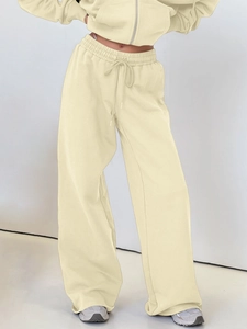 Survêtement tricoté crème chic français avec sweat à capuche court et pantalon large à taille