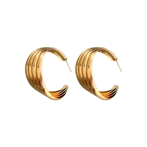 Chic multi-layered geometric heart golden hoop earrings with wavy texture