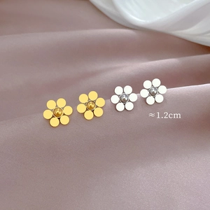Minimalist six-petal flower stud earrings in gold and silver finish, 1.2cm diameter