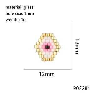 Macro detail of 12mm evil eye glass bead showing dimensions, weight and 1mm hole size