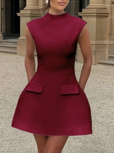 Elegantes ärmelloses weinrotes Tweed-Minikleid für Damen mit A-Linie und Dekotaschen
