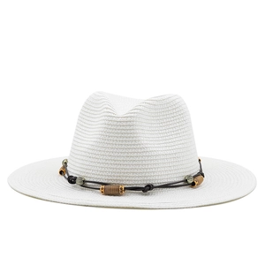 Chapeau Panama blanc en paille tressée avec ruban en cuir à perles pour le soleil