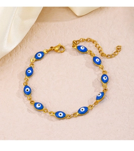 Vue détaillée du bracelet œil protecteur avec 10 perles en émail bleu et fermoir homard