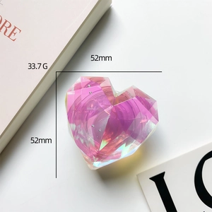 Detailed view of 52mm heart-shaped laser holographic phone grip with geometric facets