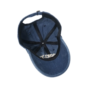 Détail intérieur de la casquette Brooklyn vintage avec coutures renforcées et boucle métal