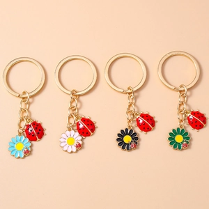 Ladybug Daisy Flower Keychain Zinc Alloy Enamel Bag Charm Pendant Pastoral Style Key Ring For Women Girls