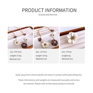 Detailed product specifications for flower-shaped metal necklace and brooch set in 2 colors
