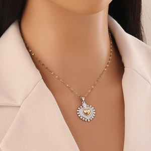 Collier cœur bicolore or et argent avec halo de cristaux étincelants pour femmes