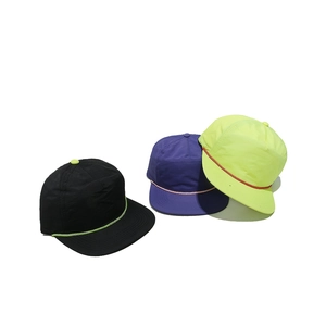 Casquettes de baseball à 5 panneaux en nylon séchage rapide avec visière plate et cordelette