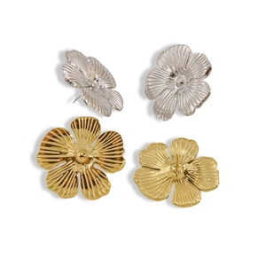 Minimalist flower-shaped stainless steel stud earrings in 14K gold and silver finishes