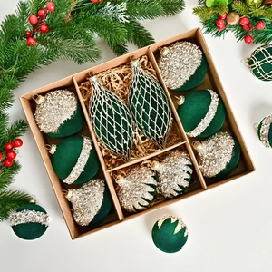 10-piece dark green flocked Christmas balls set with gold and silver glitter decorations