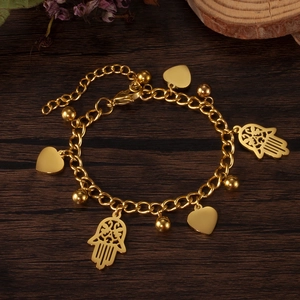 Golden stainless steel chain bracelet with polished heart and Hamsa hand charms