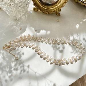 Baroque Artificial Pearl Necklace With Real Gold Plated Copper Leaf Heart Pendants French Retro Clavicle Chain For Women