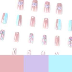 Press-on-Nägel Set mit Herzdesigns, Blumenmustern und Pastellfarben für Frauen